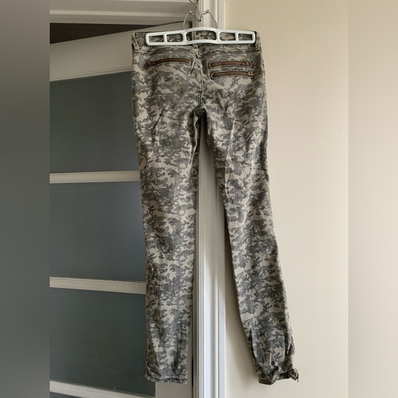 Guess jeans - size 23 skinny - army green - Picture 2 of 6